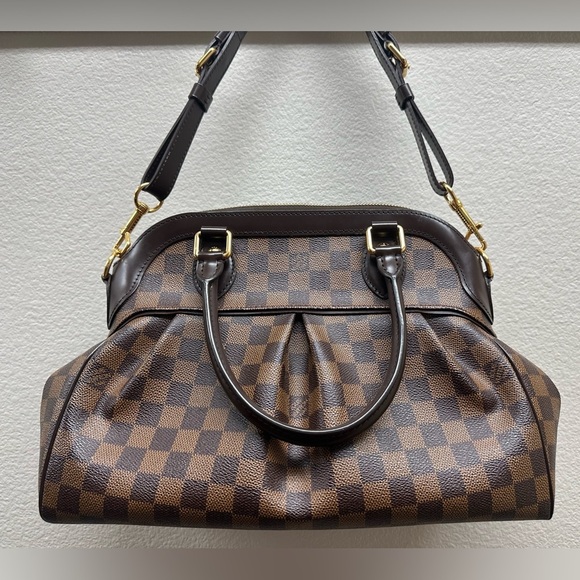 Authentic Louis Vuitton Trevi Pm Damier- Timeless Elegance - Picture 3 of 14